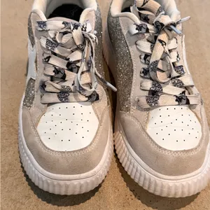 Source Unknown Sparkling White and Gray Sneakers thumbnail 1
