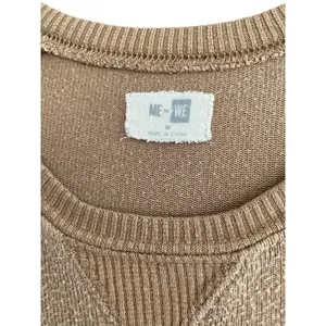 Me to We Pullover Brown Long Sleeve Top Size Medium thumbnail 4