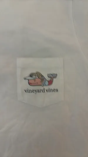 White vineyard vines T-shirt with designs thumbnail 2