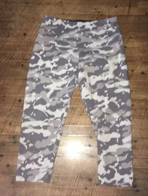 Lysse camo cropped maternity shapewear M leggings thumbnail 1