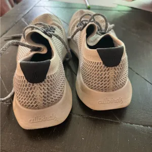 AllBirds woman’s treedashers,‎ size 9 thumbnail 2