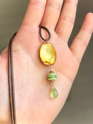 Handmade beautiful natural shell beads chic retro fairy whimsy necklace🌳🧡 thumbnail 1