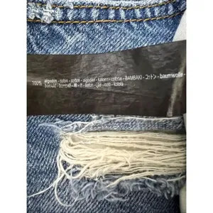 ZARA Blue Denim Distressed Shorts Size 6 Cotton High-Rise Raw-Hem Summer Beach thumbnail 9