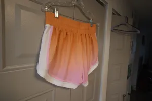 DSG ombre active shorts activewear in peach orange, white and pink size medium. thumbnail 6