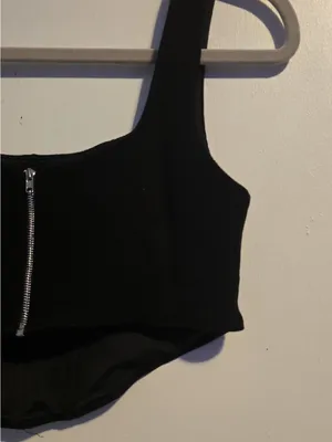 Princess Polly Black Square Neck Cropped Tank Top thumbnail 11