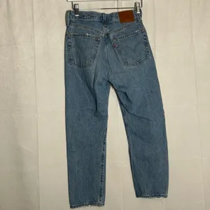 Levi’s 501 Lightly Distressed High Rise Waist Straight Leg Denim Blur‎ Jeans 24 thumbnail 2