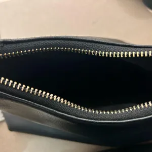 Madden NYC Elegant Black Bag with Gold Zipper-preowned thumbnail 9