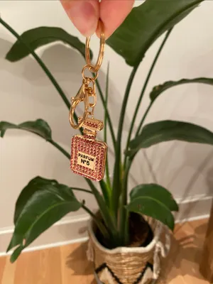 Sparkling Pink Parfum No. 5 Bottle Keychain thumbnail 3