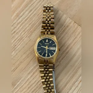 Seiko SQ Presidential Vintage Ladies Watch Black Dial Gold Plated Case Bracelet thumbnail 6