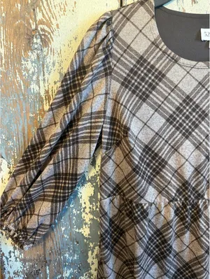 NWT 52 Seven Plaid Soft Babydoll Dress Ballon Sleeves Ruffle Hem SMALL thumbnail 3
