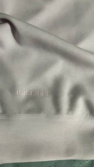 Lululemon  thumbnail 2