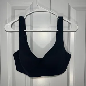Spanx 50474R FlexFeel Low Impact Padded Wireless Sports Bra Black Small‎ Comfort thumbnail 2