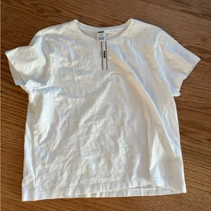 White tee thumbnail 2