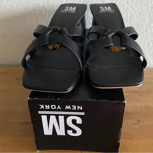 SM New York NEW Black Square Toe Block Heel Heeled Sandals Size 8.5 2” Heel thumbnail 2