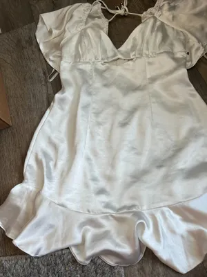 Selfie Leslie Eyes On You Pleated Bust Angel Sleeve Ruffle Hem Dress White thumbnail 4