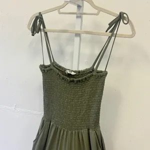 Jack by BB Dakota Olive Green‎ Smocked Wide Leg Jumpsuit Small JJ108177 thumbnail 3