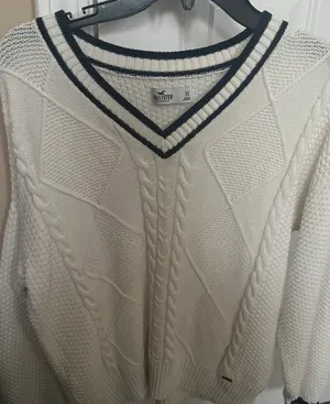 Sweater thumbnail 1