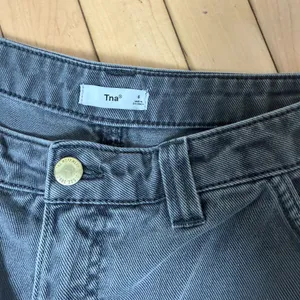ARITZIA TNA Grey Denim Jeans Wide Leg Size 6 thumbnail 6