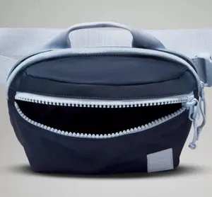 Lululemon All Day Essentials Belt Bag 2.5L True Navy/Blue Linen 🆕 SOLD OUT thumbnail 4