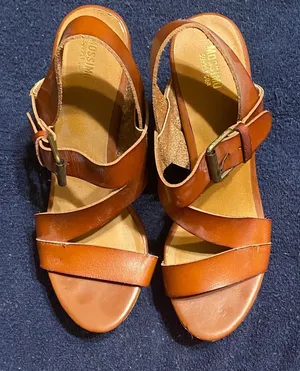 Mossimo Supply Co. Tan Leather Sandals Minor scratches refer to picture thumbnail 1