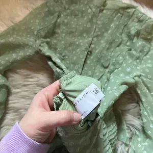 ASOS Pleat Detail Midi Dress In Jacquard Satin Spot With Tie Detail In Sage thumbnail 7