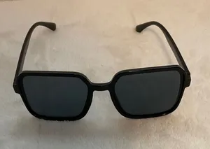 Women's Black Square Sunglasses thumbnail 1