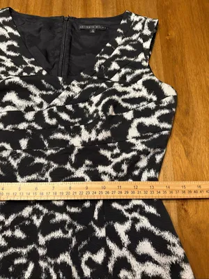 Antonio Melani Empire Waist Sheath Dress Size 2 Black White Print thumbnail 8