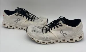 On Cloud Woman’s Size 8.5 Running Shoes - Excellent Condition-Running Or Casual thumbnail 1