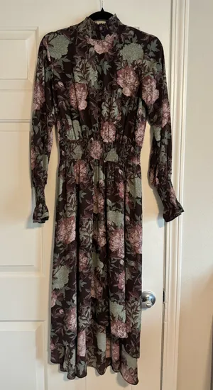 Boutique Lon sleeve maxi dress thumbnail 1