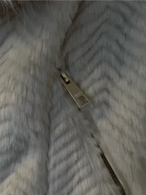 Vintage Guess Faux Fur Cream Vegan Leather Jacket thumbnail 2