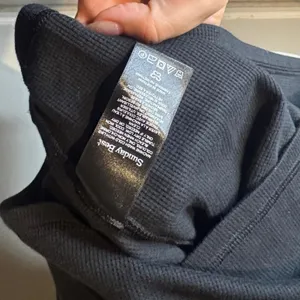 Aritzia "Sunday best" NWOT Black Cropped shirt XL thumbnail 3
