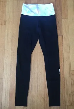 PINK Victoria’s Secret High Wasted Leggings thumbnail 2
