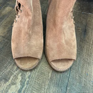 Lucky Brand Jaevin Tan Suede Peep Toe Wedge Booties Lace Up Side Zip Mens 9M‎ 39 thumbnail 3