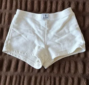 Parke Shorts Cream thumbnail 1