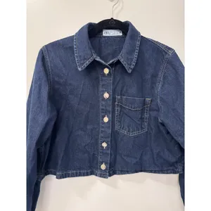 Zara Trucker Jacket Women's Medium Blue Cotton Denim Button Front Cropped Boxy thumbnail 2