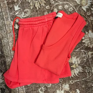 Universal Threads Vibrant Coral Set thumbnail 1