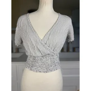 Abercrombie & Fitch Top Womens Medium White Blue Stripe Smocked Wrap Crop thumbnail 2