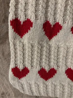 Women’s Cream Knit Heart Tote Bag with Red Hearts thumbnail 7