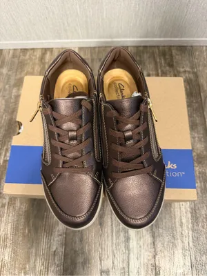 Clarks Women’s Metallic Bronze Low-Top Sneaker with Side Zip Size 8.5 thumbnail 16
