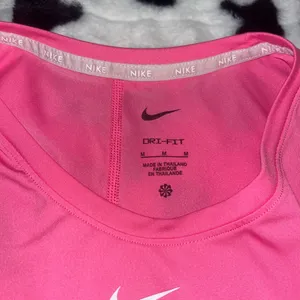 Nike Pink Crop Relaxed T-Shirt thumbnail 2