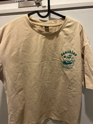 SheIn Graphic T-Shirt thumbnail 4