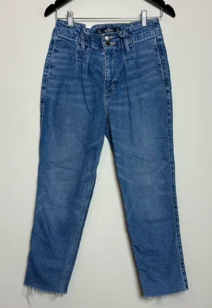 Hollister Curvy Ultra High-Rise Paper‎ Bag Mom Jeans Size 26 thumbnail 1