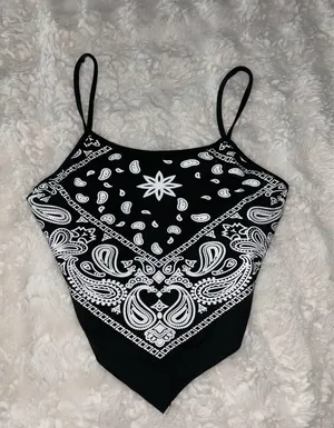 SheIn NWOT Black Paisley Print Bandana Cami Top thumbnail 1