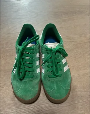Adidas Shoes  thumbnail 2
