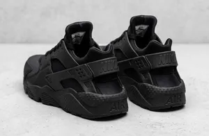 Black Nike Air Huarache thumbnail 2