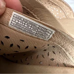 Women's Ugg Wooden Heel Tan Leather Peep Toe Laser Cut Clogs size 9 thumbnail 4
