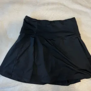 SHEIN Black Skater Mini Skirt Pleated Casual thumbnail 1