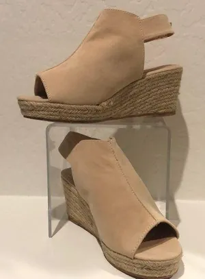 Tan new 6.5M Size 7.5 thumbnail 1