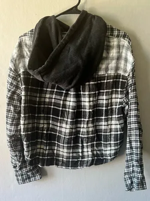 American Eagle Cropped Black White Split Plaid Hooded Shirt Size Large thumbnail 3