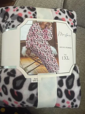 Mayfair Group Micro fleece -Print V-Neck Pajama Set - Leopard Print thumbnail 5